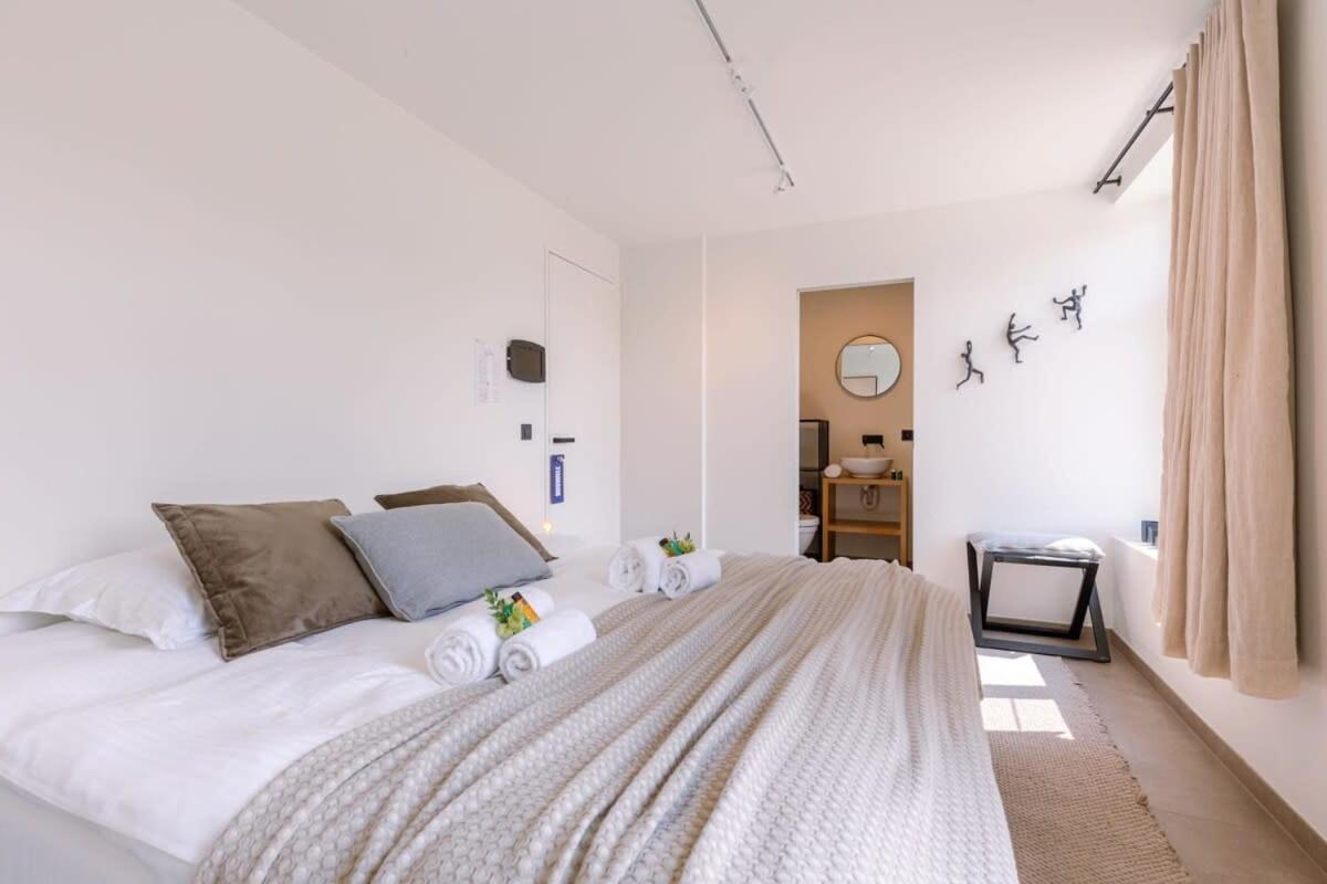 Huswell - Lord - Charming Double Room At Ranch "De Blauwe Zaal" Brujas Exterior foto